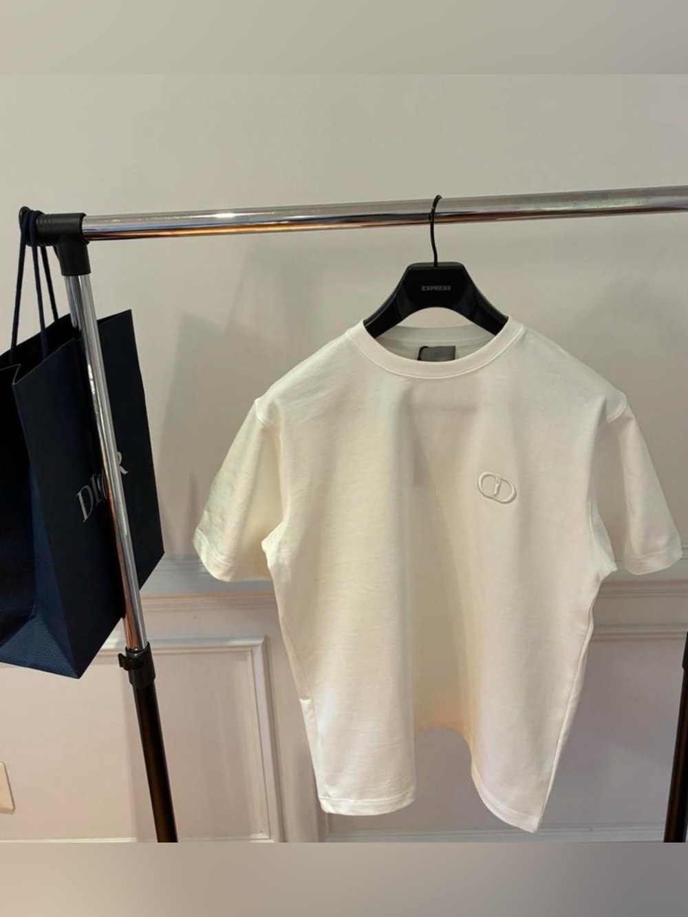 Authentic CD Icon Relaxed-Fit T-Shirt
White Cotton Jersey Men’s M